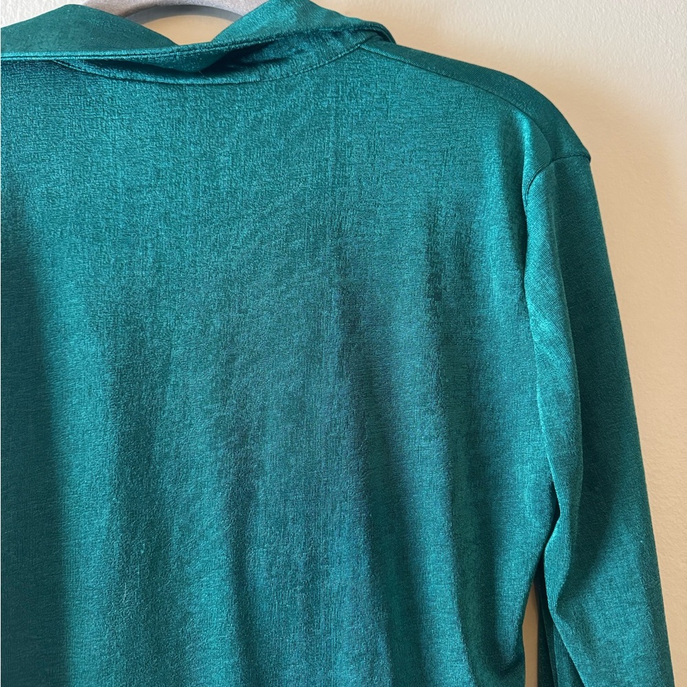 M/L BUTTON DOWN - Picture 4 of 4